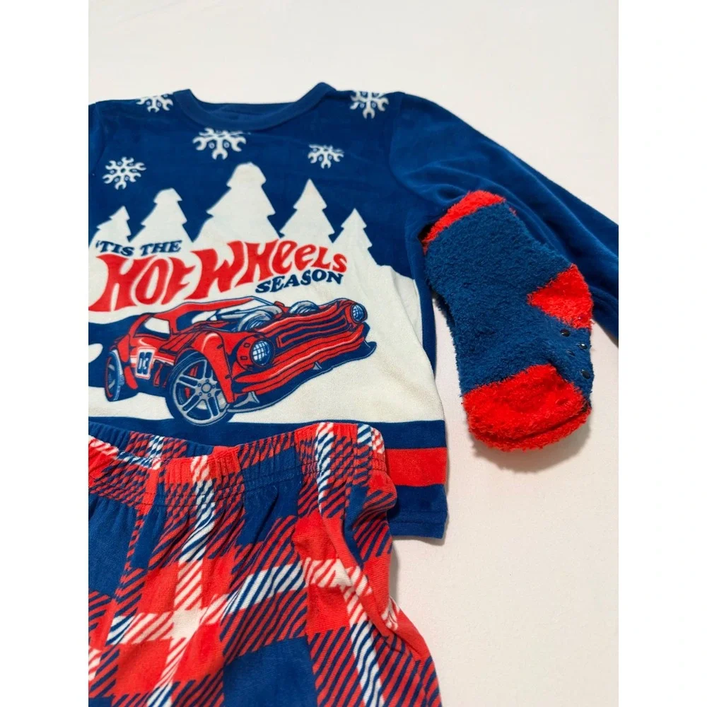 Hot Wheels Boys Pajama Set 3pc Fleece Top Plaid Pants Socks Blue Red XS 4/5 NEW